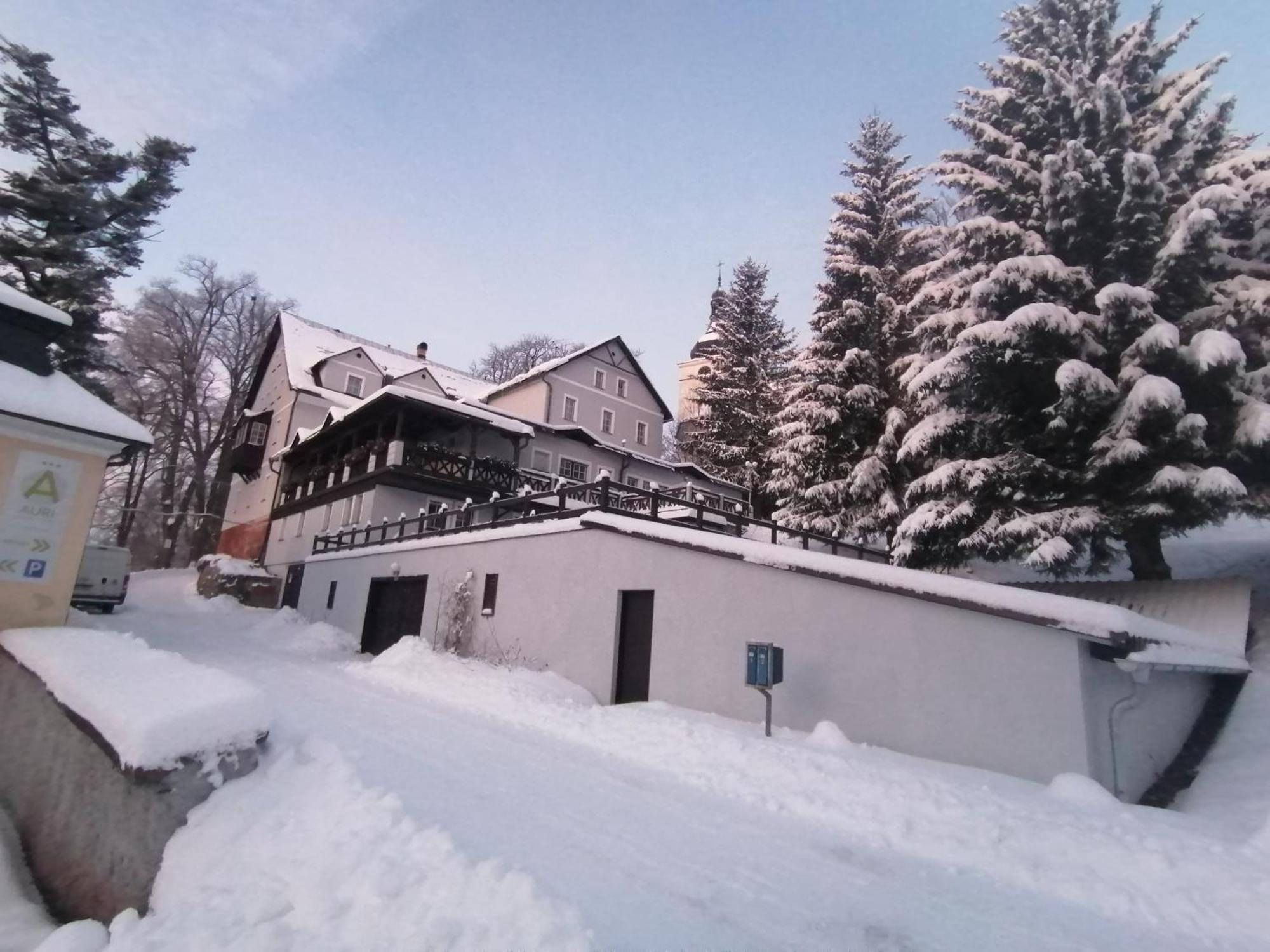 Hotel Auri Rudnik Exterior photo